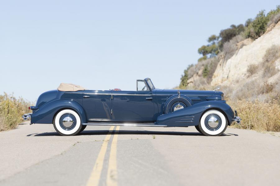  Cadillac V16 Convertible Sedan by Fleetwood 1934 года  (фото 16 из 18)